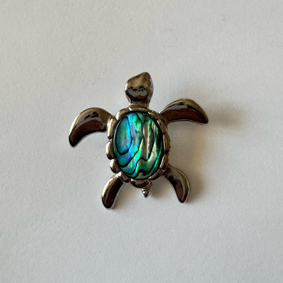 Hawaiian Turtle blue shell brooch - Picture 3 of 11